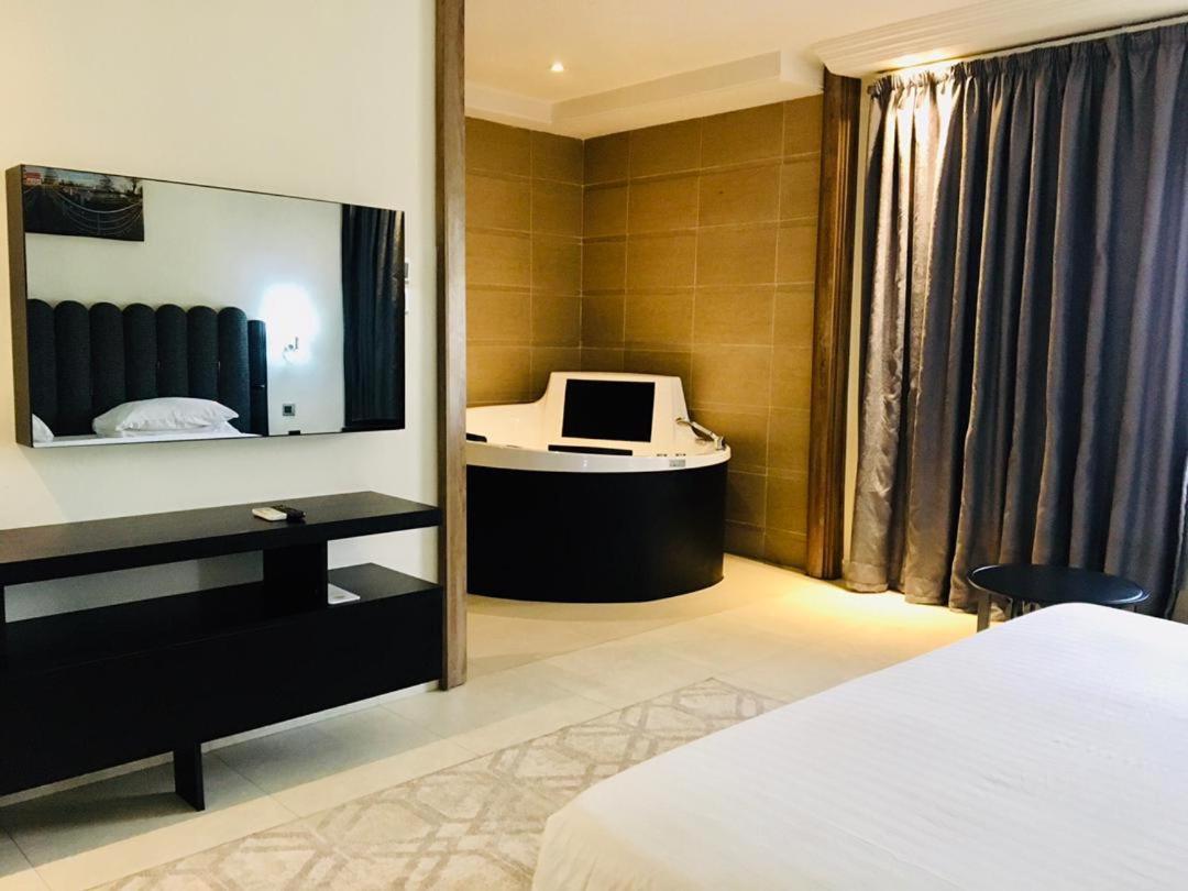 Summerset Continental Hotel Maitama By T E L E Hospitality Abuja Buitenkant foto