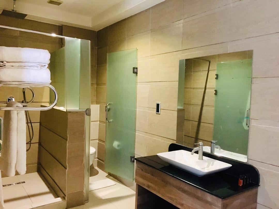 Summerset Continental Hotel Maitama By T E L E Hospitality Abuja Buitenkant foto