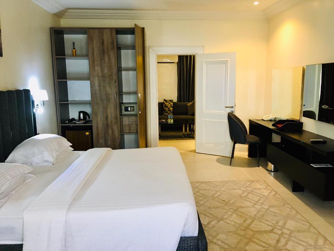 Summerset Continental Hotel Maitama By T E L E Hospitality Abuja Buitenkant foto