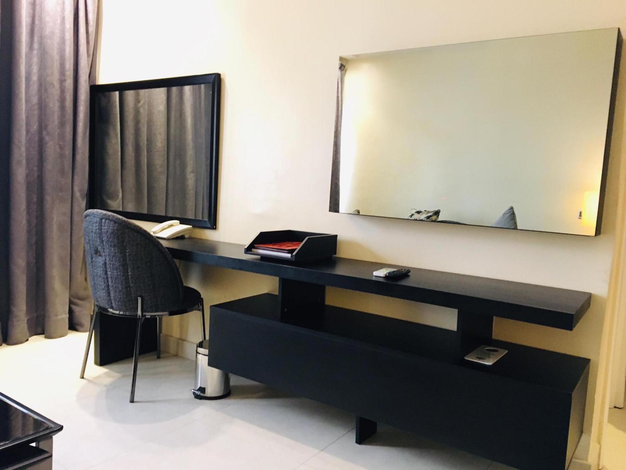 Summerset Continental Hotel Maitama By T E L E Hospitality Abuja Buitenkant foto