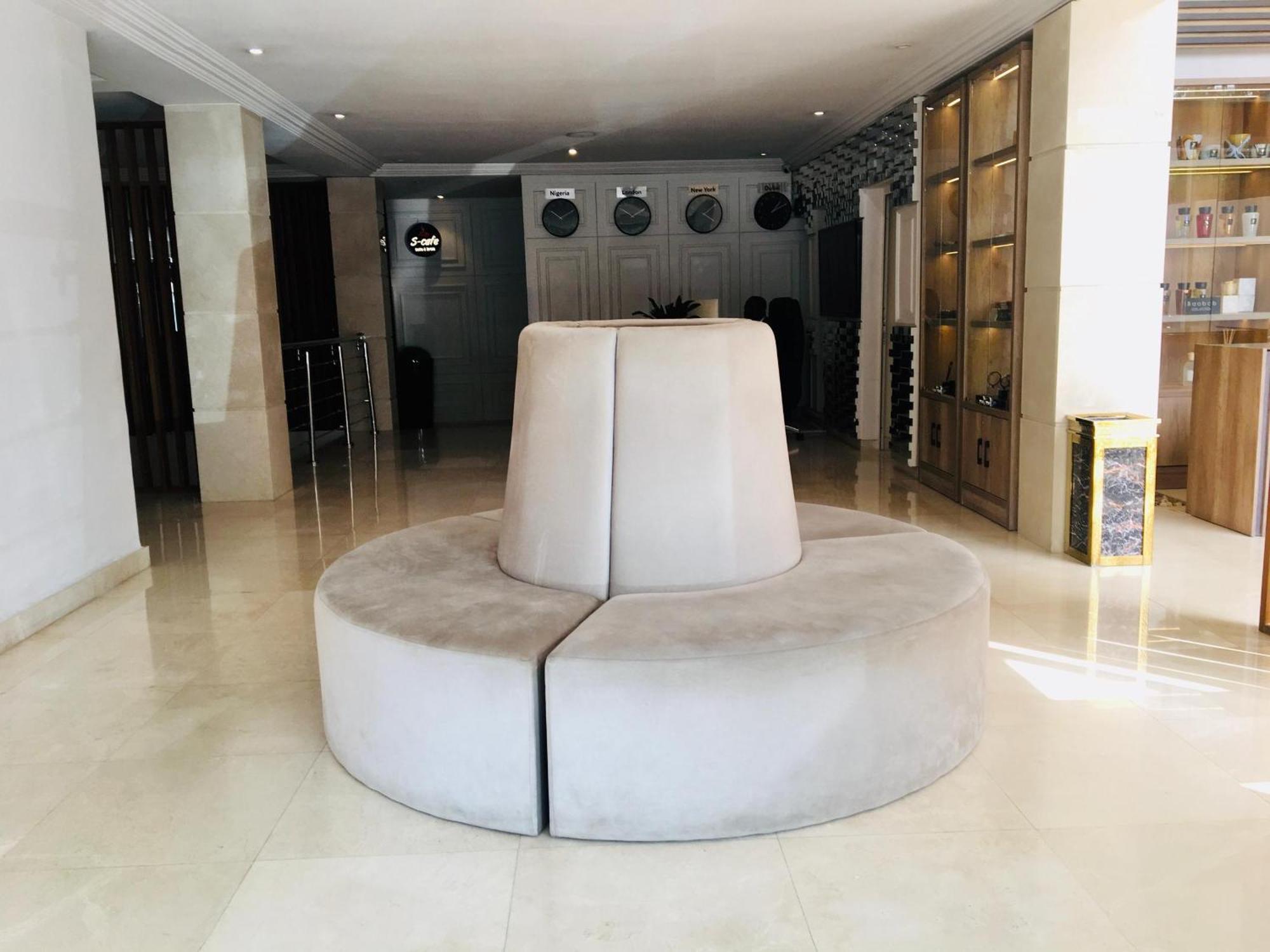 Summerset Continental Hotel Maitama By T E L E Hospitality Abuja Buitenkant foto